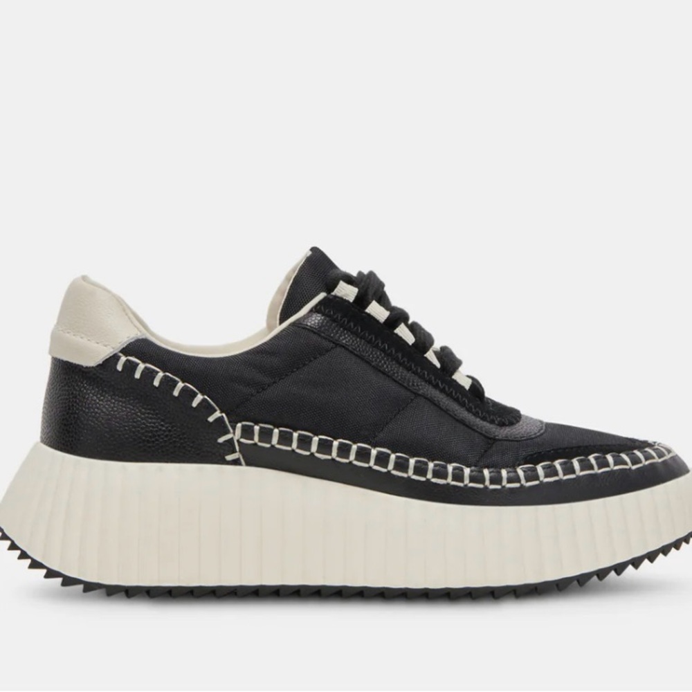 Like New Dolce Vita Dolen Nylon Sneaker in black Womens Sz (10) - Picture 2 of 9